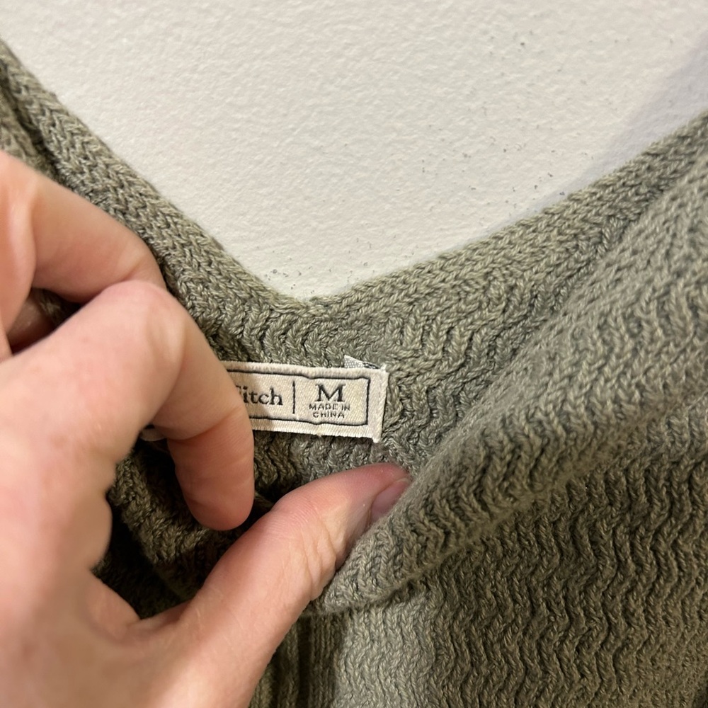 Abercrombie Olive Green Knit Women's Top Medium - Picture 6 of 6